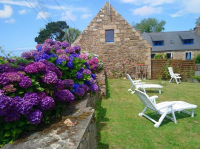 Holiday home in Penvénan with ping-pong table